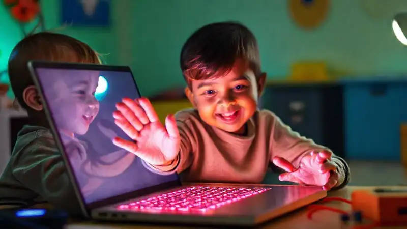 Niños aprenden a programar con alegría