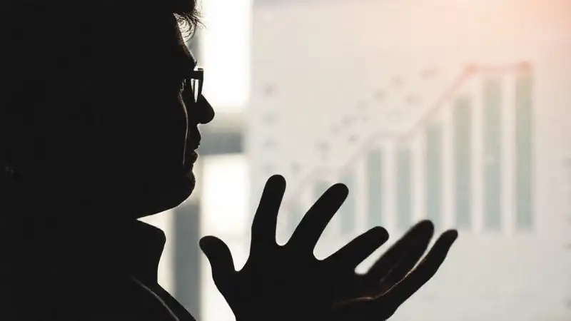 Un mentor guía el crecimiento sereno